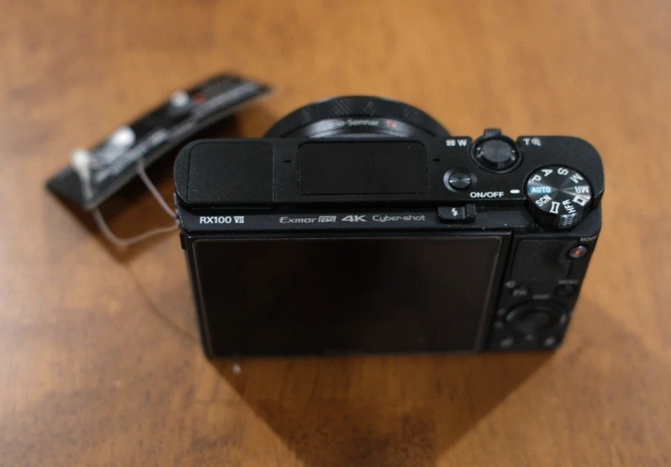 Sony Cyber-Shot RX100 VII – Pro Performance in Your Pocket thumbnail 2