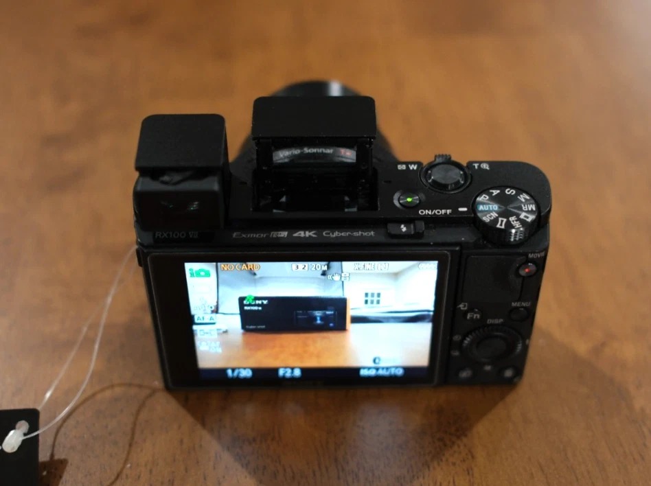 Sony Cyber-Shot RX100 VII – Pro Performance in Your Pocket thumbnail 9
