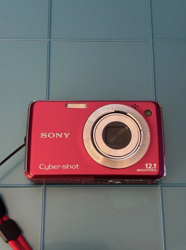Sony CyberShot DSC-W230-12.1 MP-RED-Dig Camera-SD Card-Charger & Case-Near Mint thumbnail 7