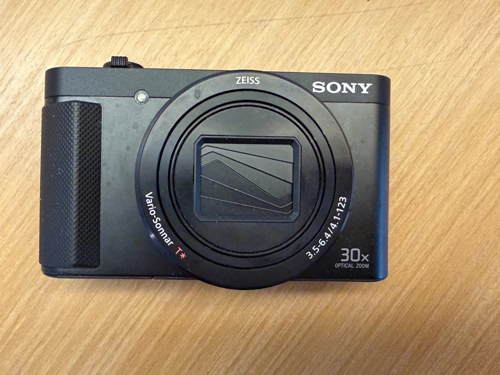 Sony DSC-HX80 18.2MP 30x Zoom Compact Digital Camera with Battery SD Card thumbnail 2