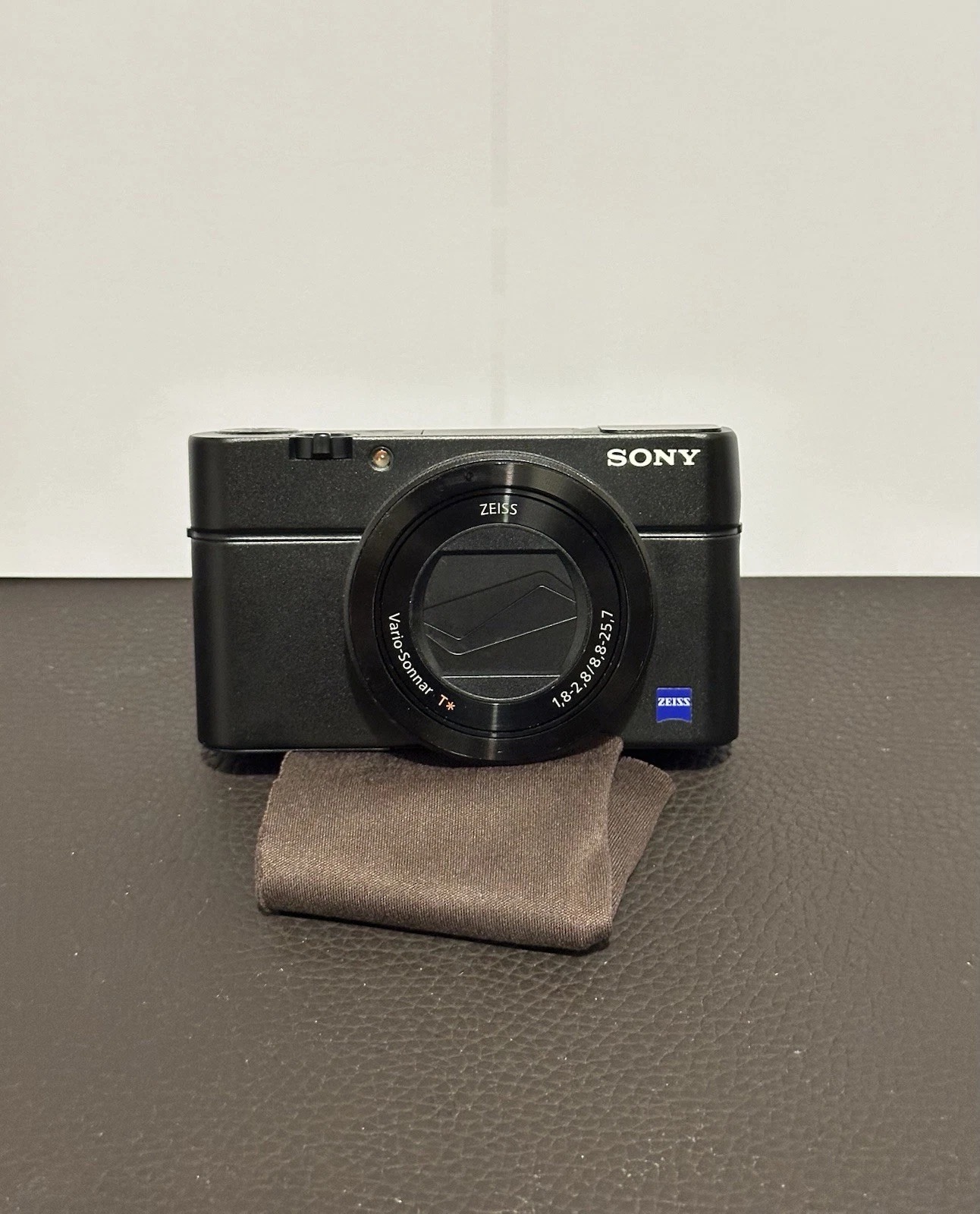 Sony dsc-rx100 iii MK3 20.2 MP RX100- thumbnail 11