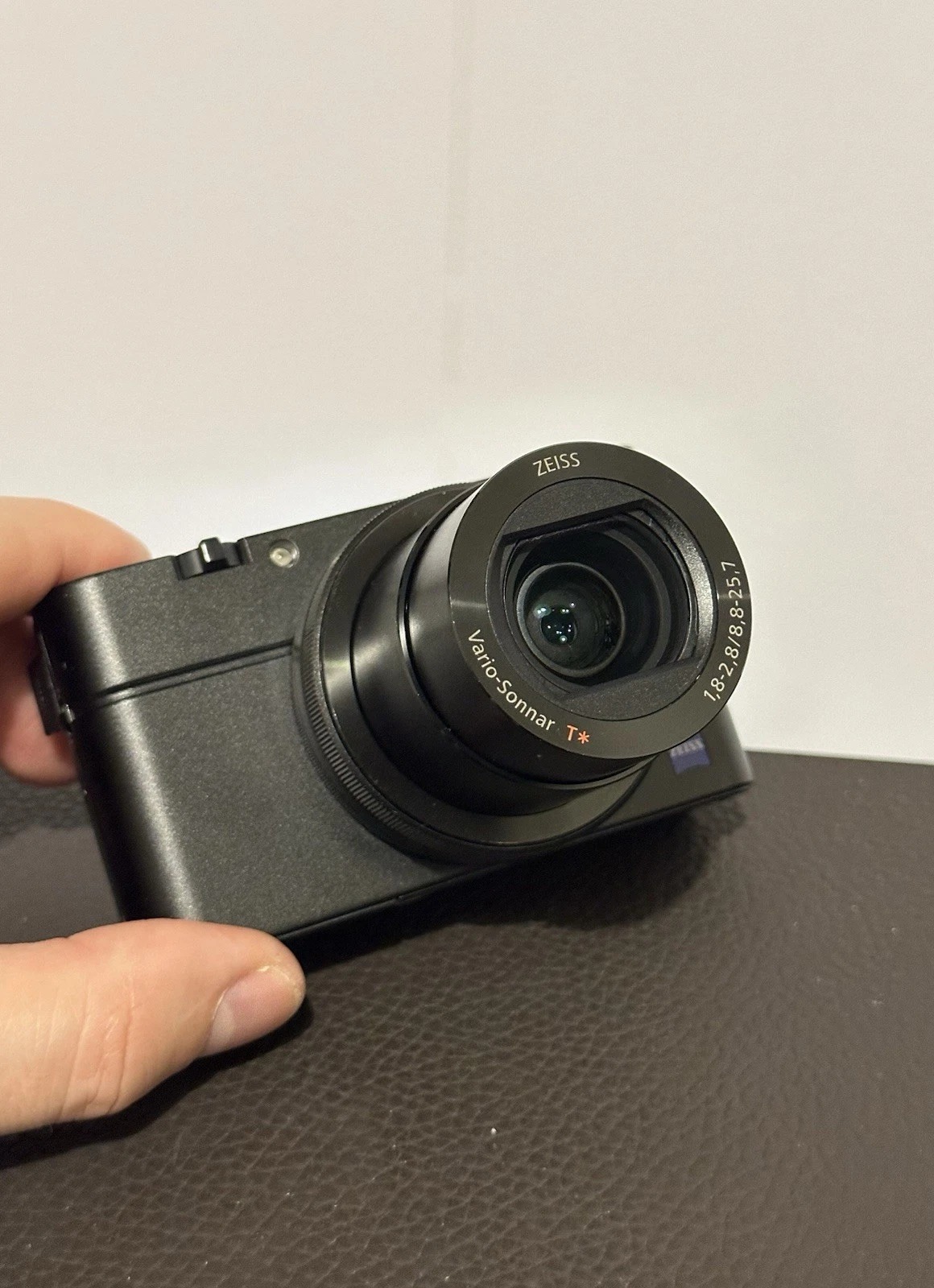 Sony dsc-rx100 iii MK3 20.2 MP RX100- thumbnail 4