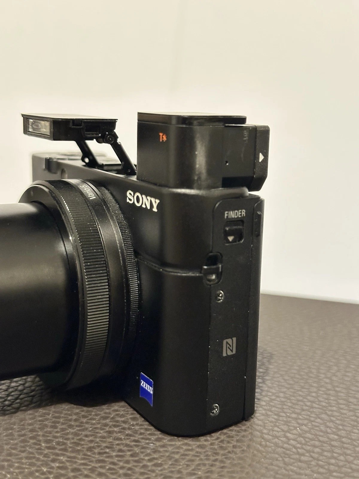 Sony dsc-rx100 iii MK3 20.2 MP RX100- thumbnail 5