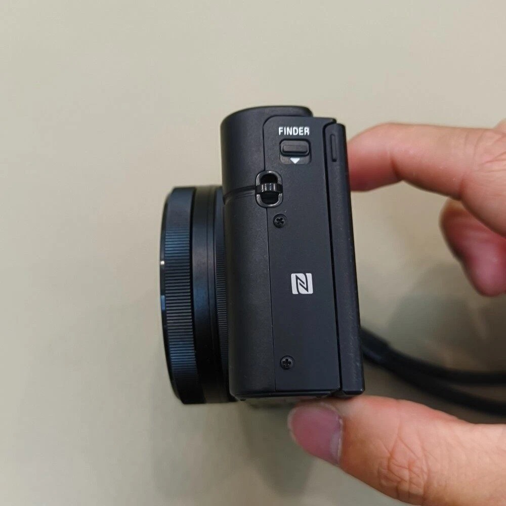 Sony DSC-RX100 III RX100M3 20.1 MP Digital Camera Built-in WiFi NFC Black thumbnail 3