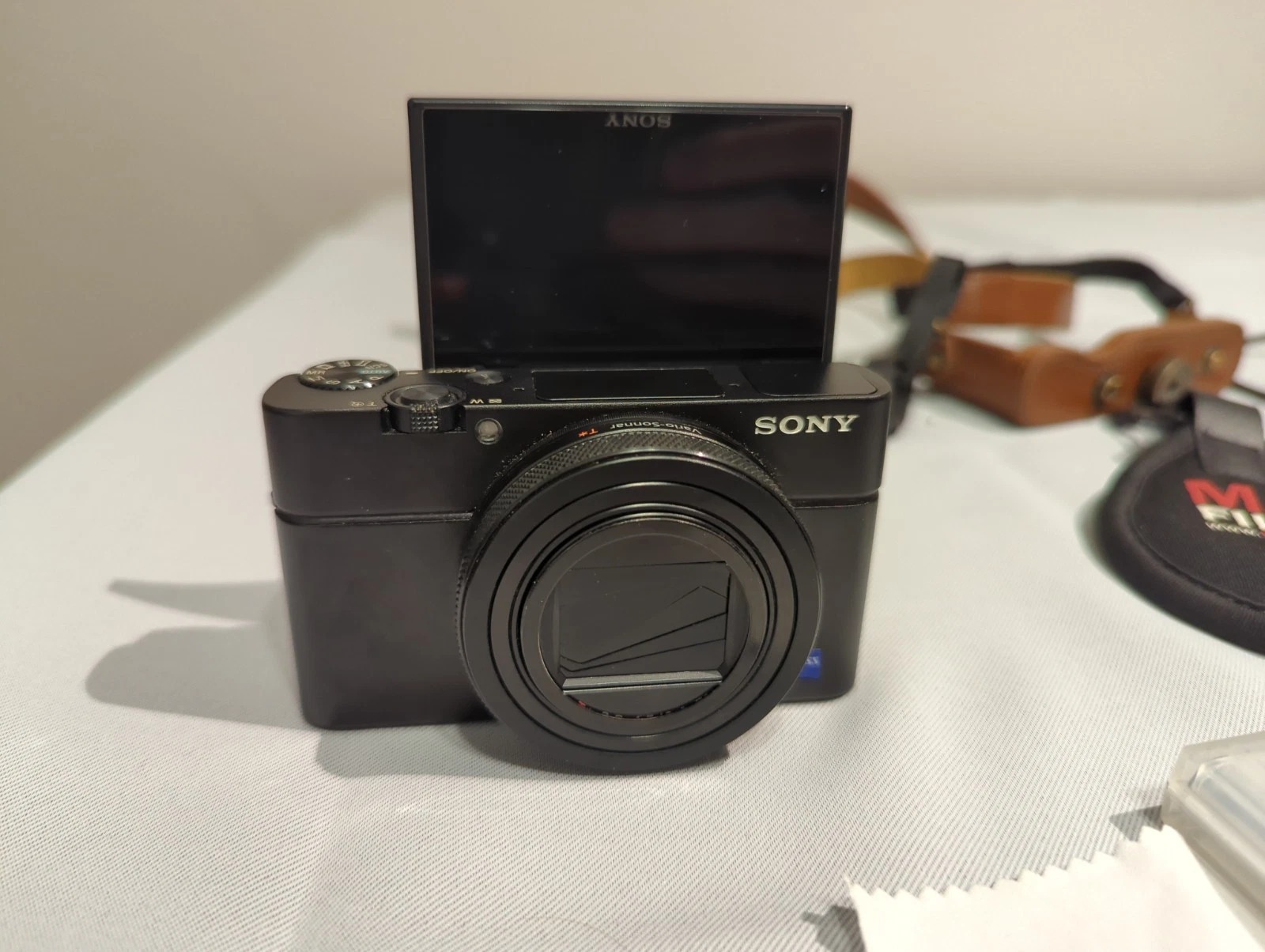 Sony DSC-RX100M6 (VI) 20.1MP 4K Camera thumbnail 12
