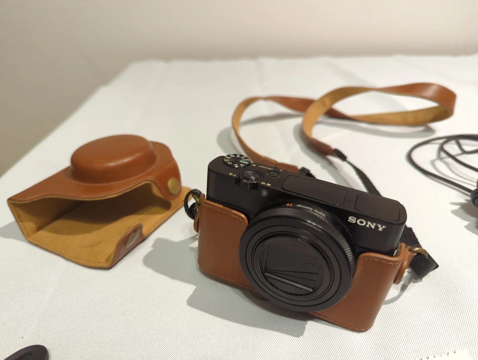 Sony DSC-RX100M6 (VI) 20.1MP 4K Camera thumbnail 13