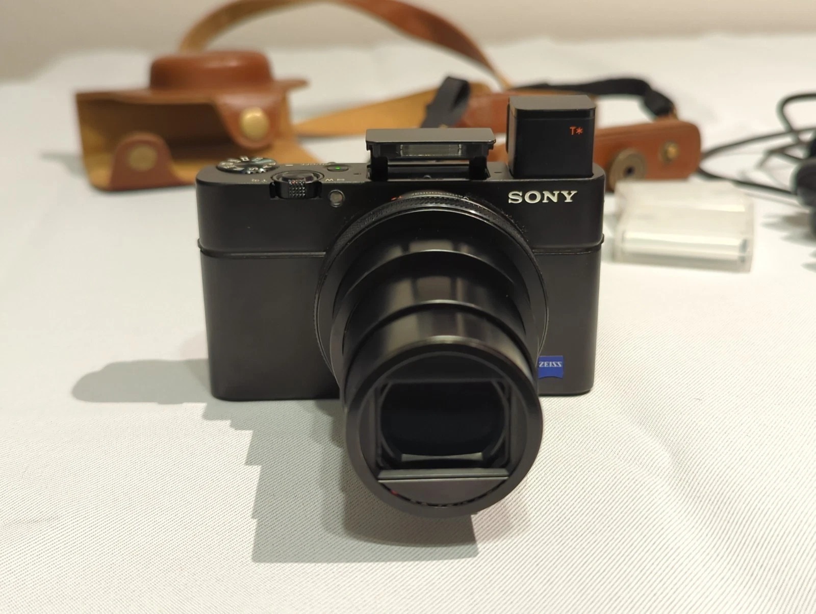 Sony DSC-RX100M6 (VI) 20.1MP 4K Camera thumbnail 8