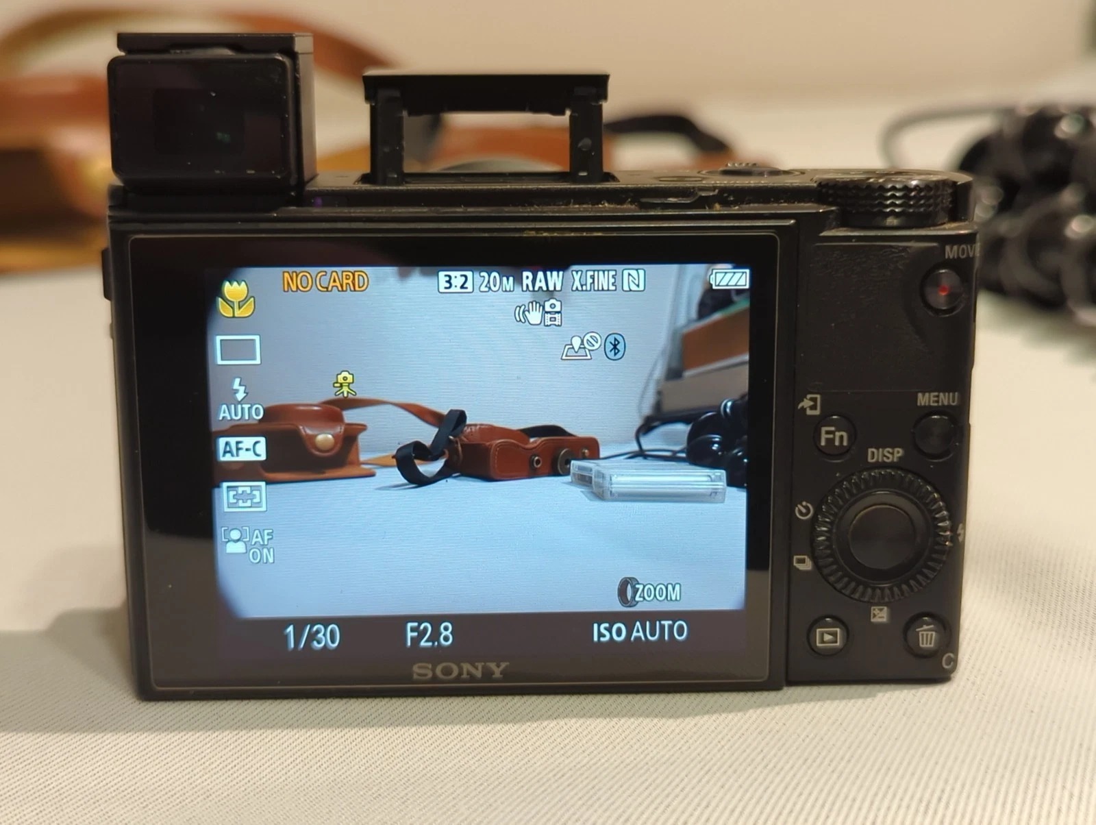 Sony DSC-RX100M6 (VI) 20.1MP 4K Camera thumbnail 9