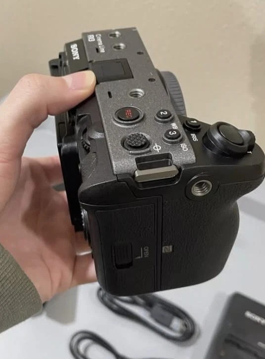 Sony FX3 Full-Frame Cinema Camera - USED thumbnail 2
