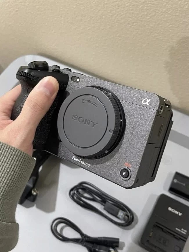 Sony FX3 Full-Frame Cinema Camera - USED thumbnail 3