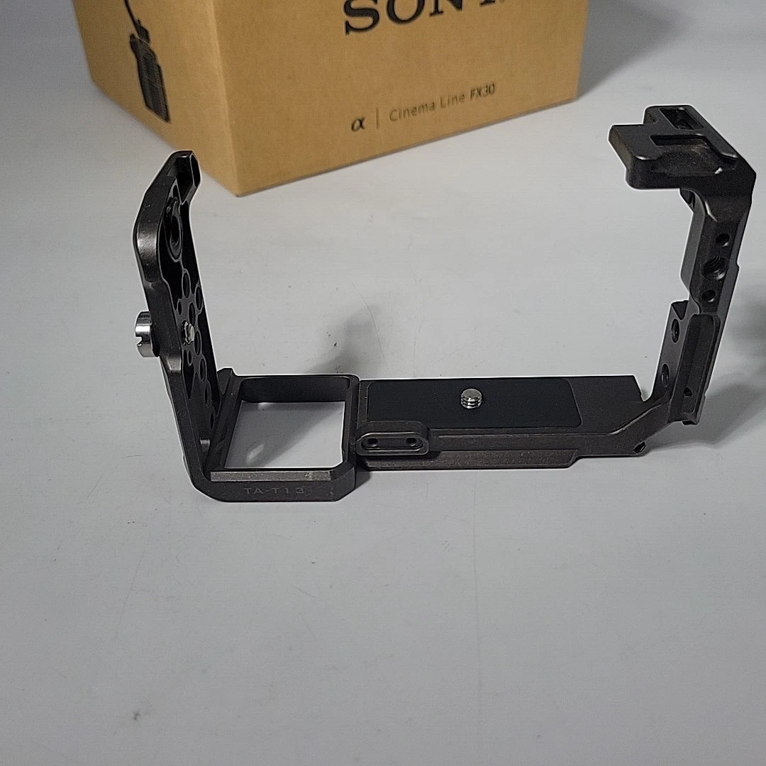 Sony FX30 Cinema Line Camera Body + XLR-H1 Handle Unit Package thumbnail 17