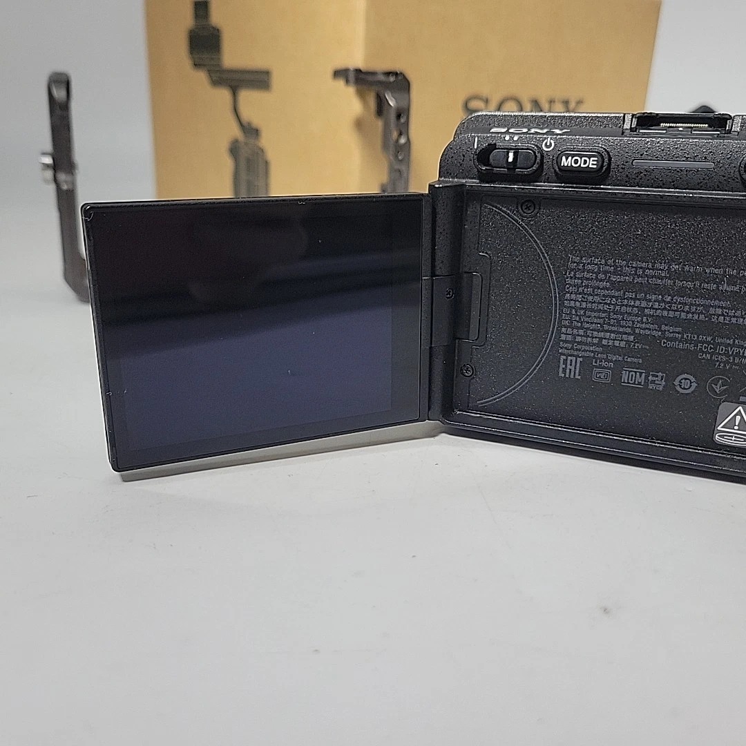 Sony FX30 Cinema Line Camera Body + XLR-H1 Handle Unit Package thumbnail 5