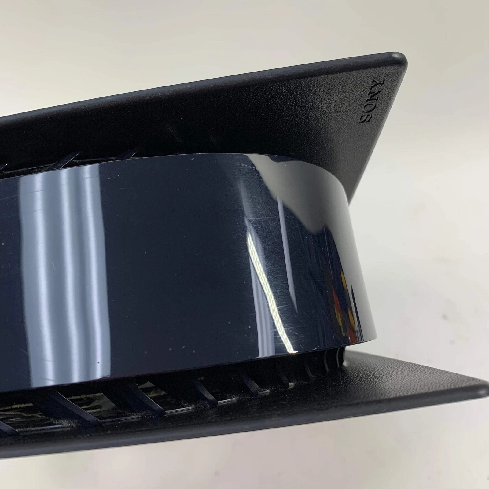 Sony PlayStation 5 Disc Console 825GB – Marvel’s Spider-Man Limited Edition (CFI-1215A) thumbnail 10