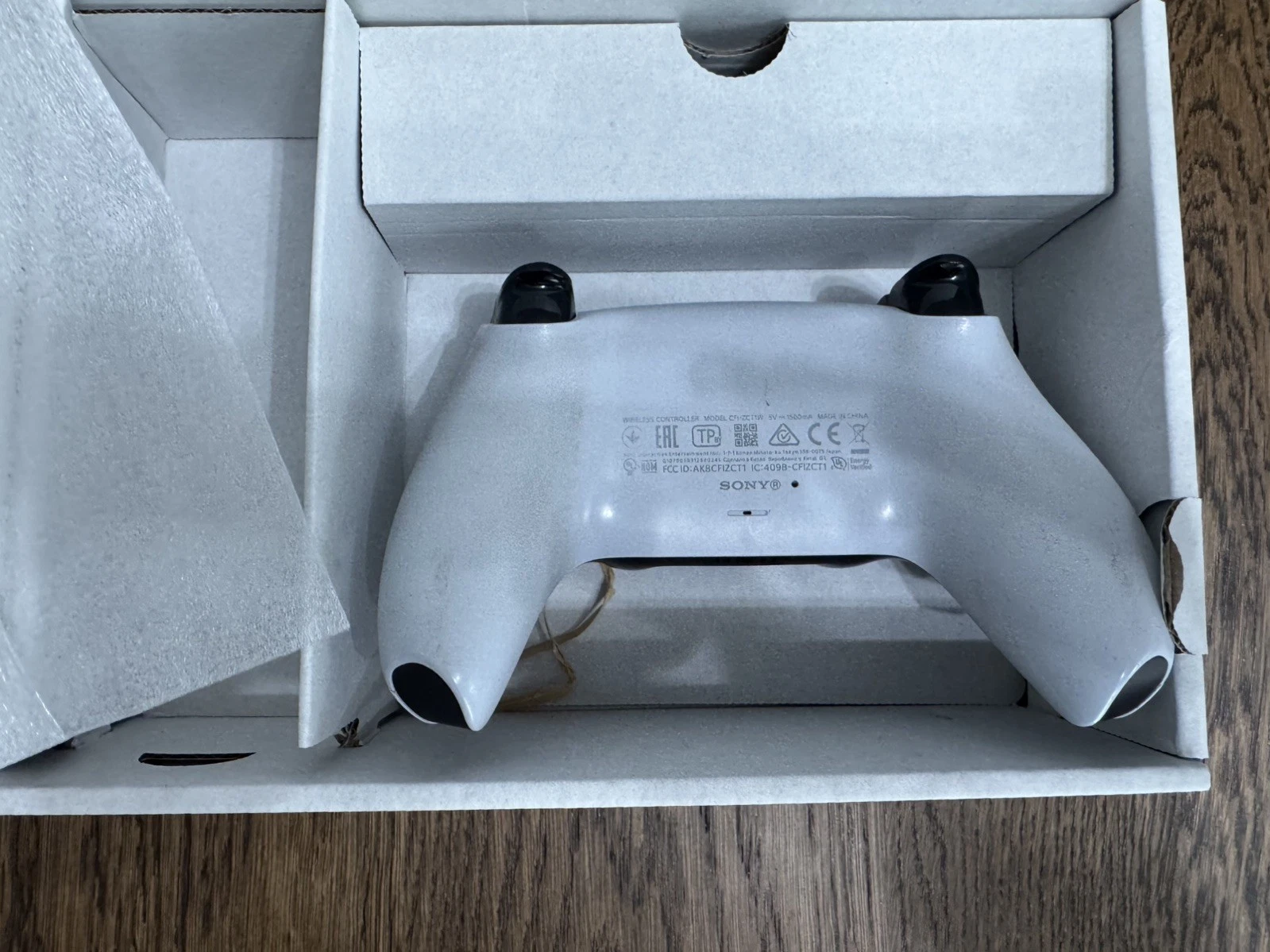 Sony PlayStation 5 Disc Edition 825GB Home Console - White thumbnail 9