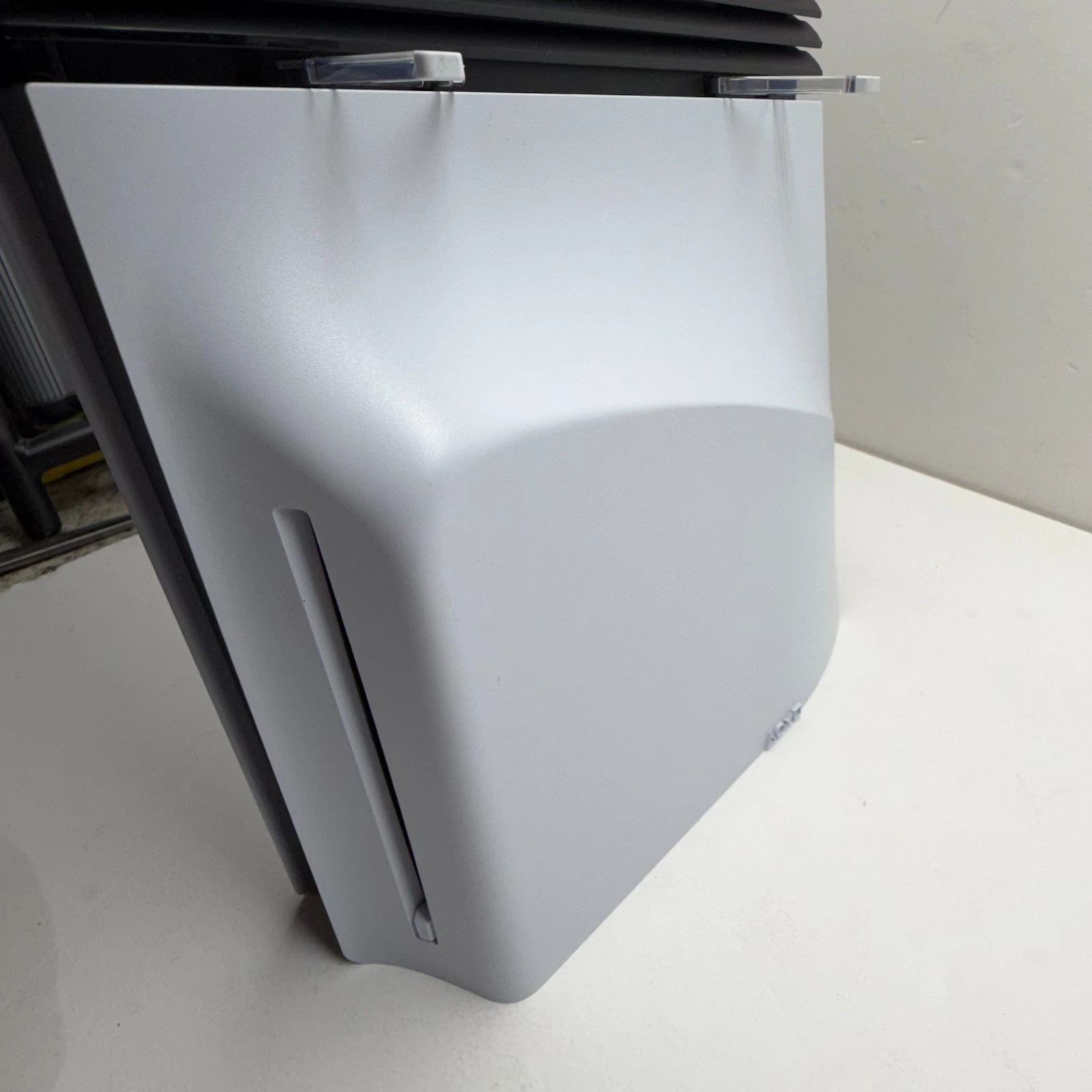 Sony PlayStation 5 Pro Console 2TB with DISC DRIVE + 2 Controllers thumbnail 4