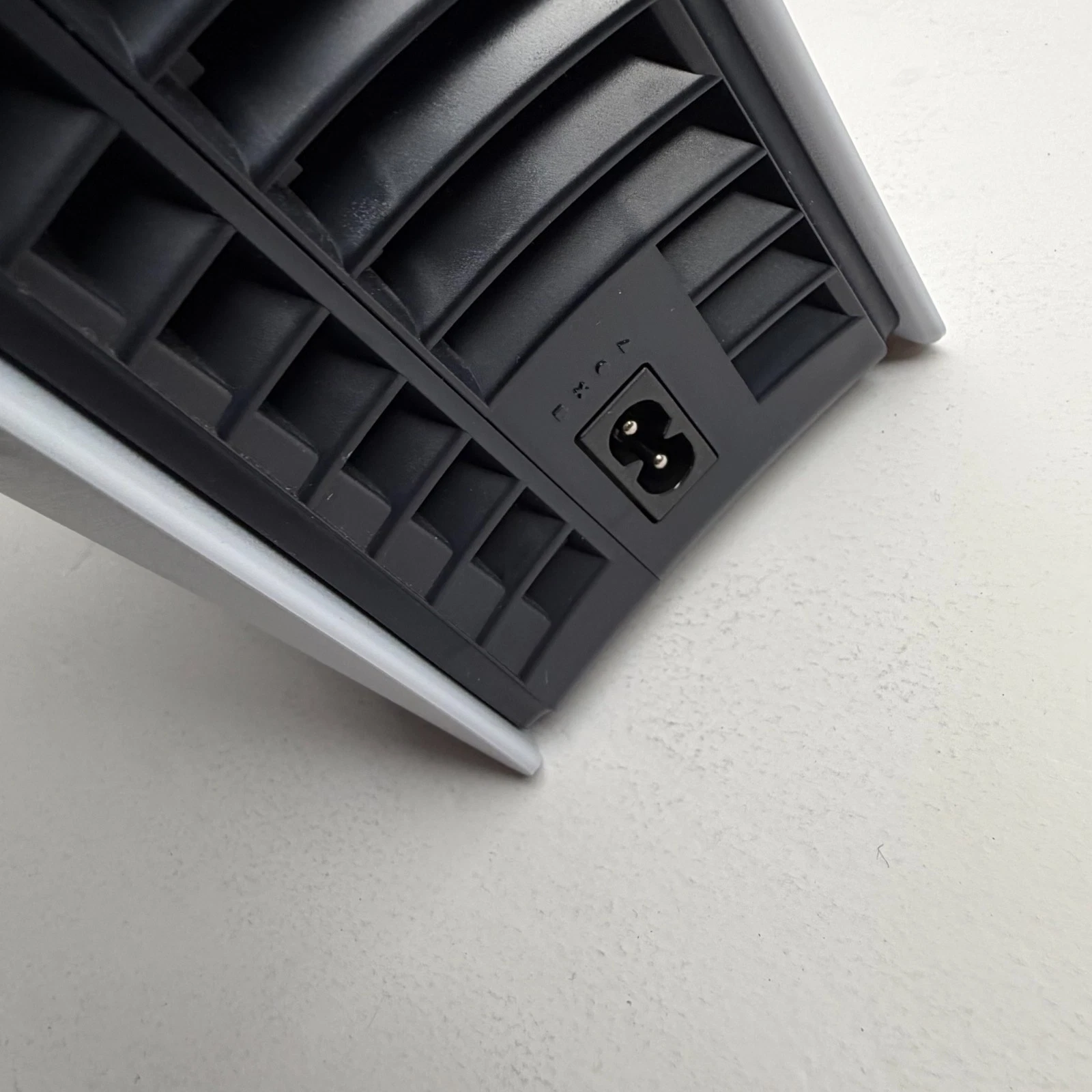 Sony PlayStation 5 Pro Console 2TB with DISC DRIVE + 2 Controllers thumbnail 9