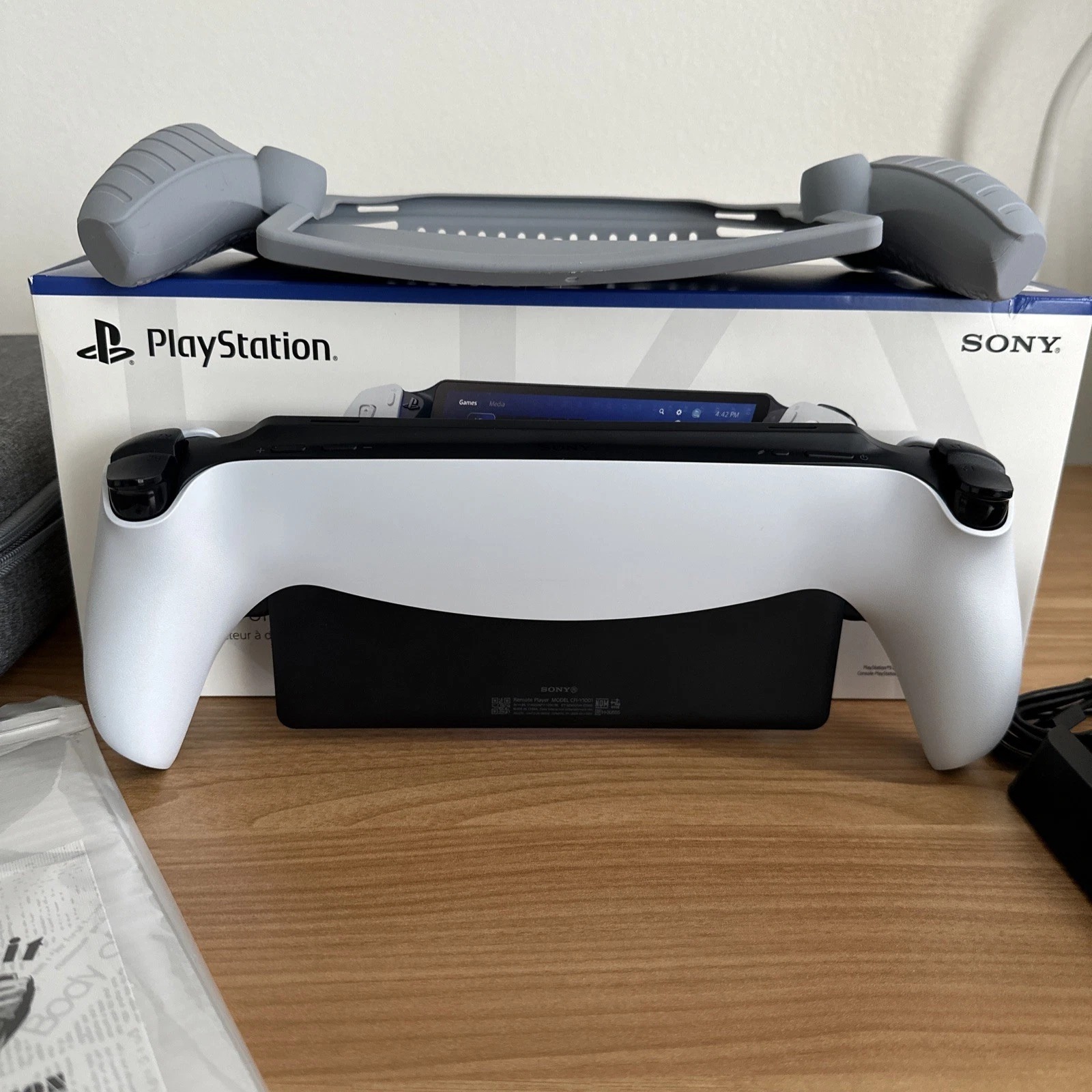 Sony PlayStation Portal Remote Player-(Carrying Case, Charging Stand, Protector) thumbnail 3