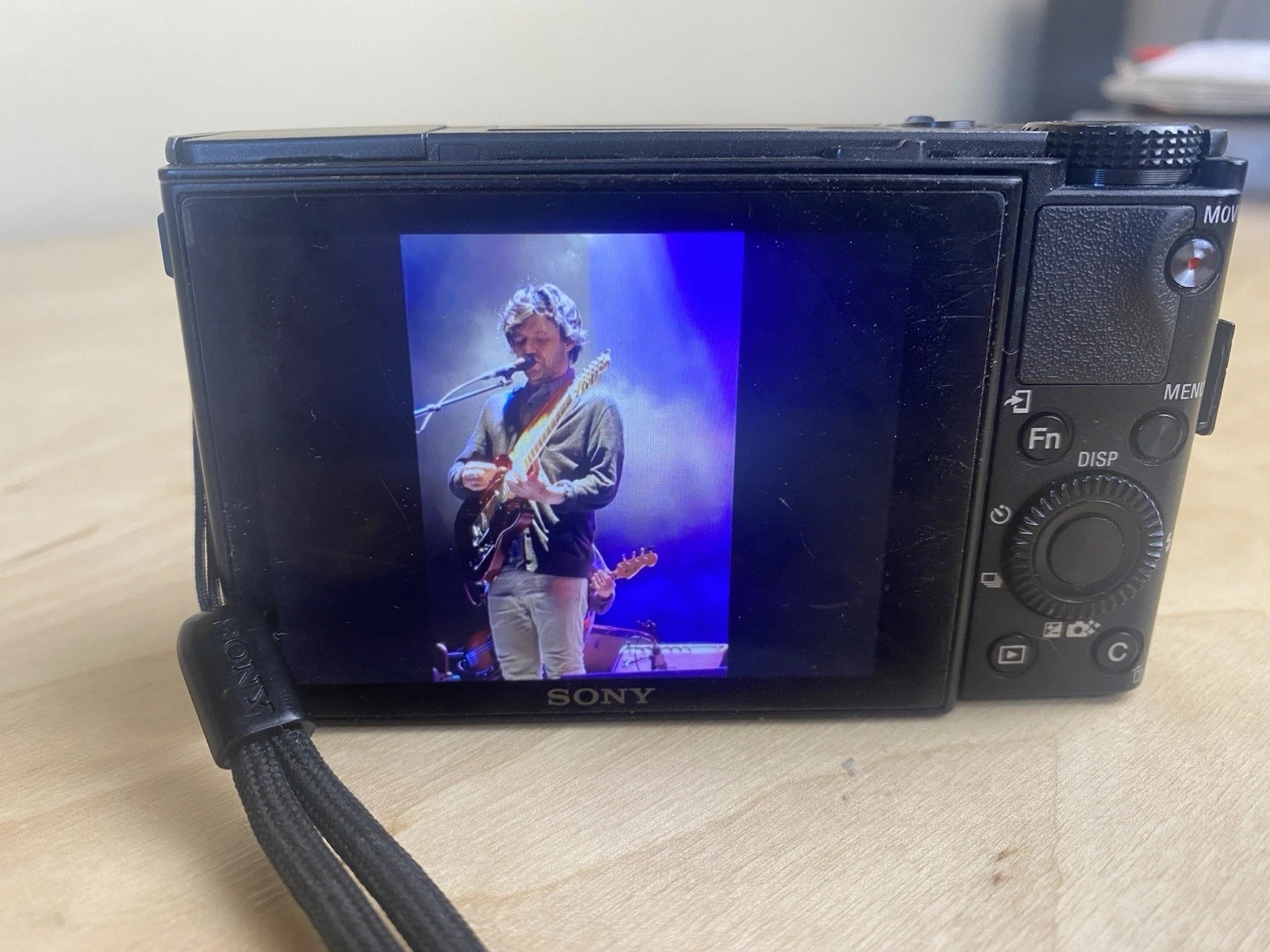 Sony RX100 III – 20.1MP Compact Digital Camera | 24–70mm F1.8–2.8 Zeiss Lens | Excellent Condition thumbnail 3