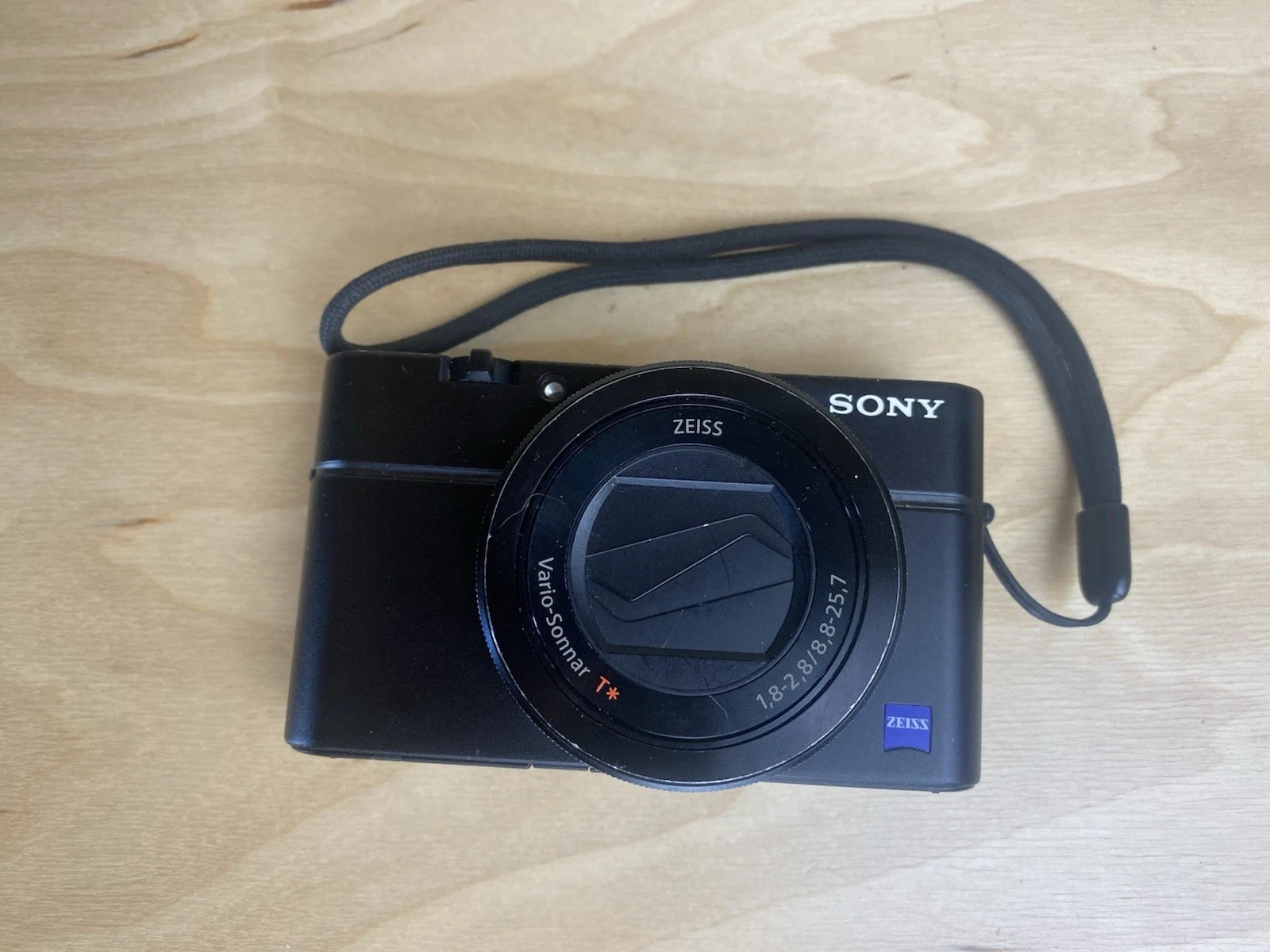 Sony RX100 III – 20.1MP Compact Digital Camera | 24–70mm F1.8–2.8 Zeiss Lens | Excellent Condition thumbnail 6