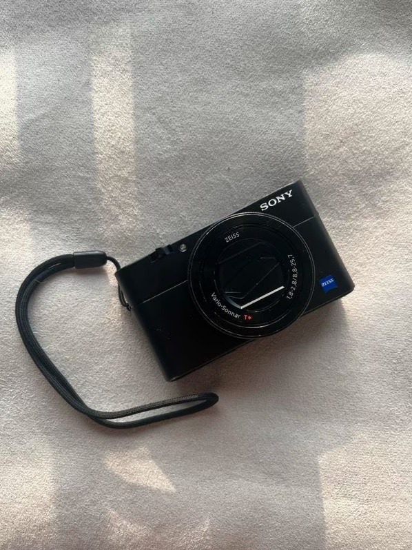 Sony RX100 V – Amazing Photo Quality | Excellent Condition thumbnail 6