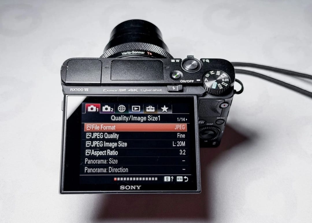 Sony RX100 VII 7 Cyber-shot ,1 Year Warranty, Mint with Box DSC-RX100 VII thumbnail 14