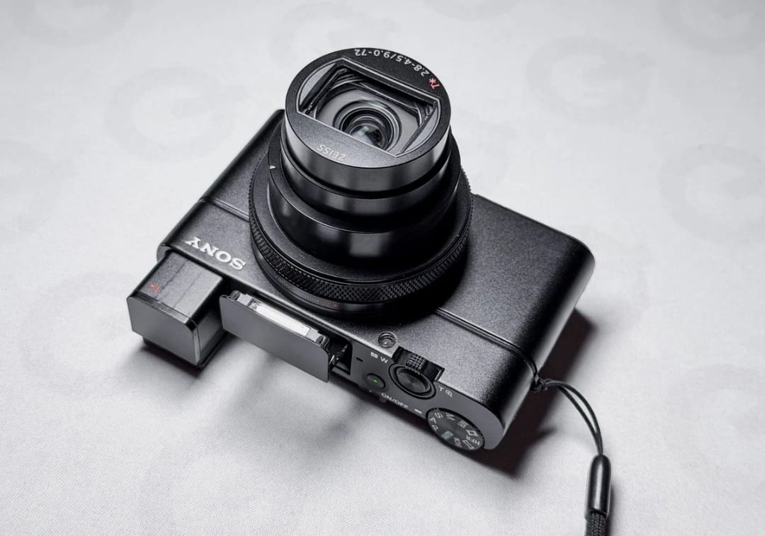 Sony RX100 VII 7 Cyber-shot ,1 Year Warranty, Mint with Box DSC-RX100 VII thumbnail 4