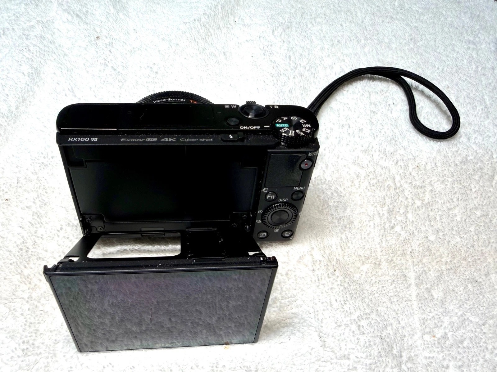 Sony RX100 VII Open Box – 5 Batteries, Charger, 256GB SD, Case thumbnail 4