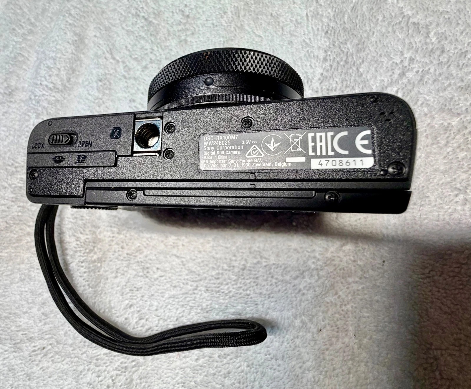 Sony RX100 VII Open Box – 5 Batteries, Charger, 256GB SD, Case thumbnail 5