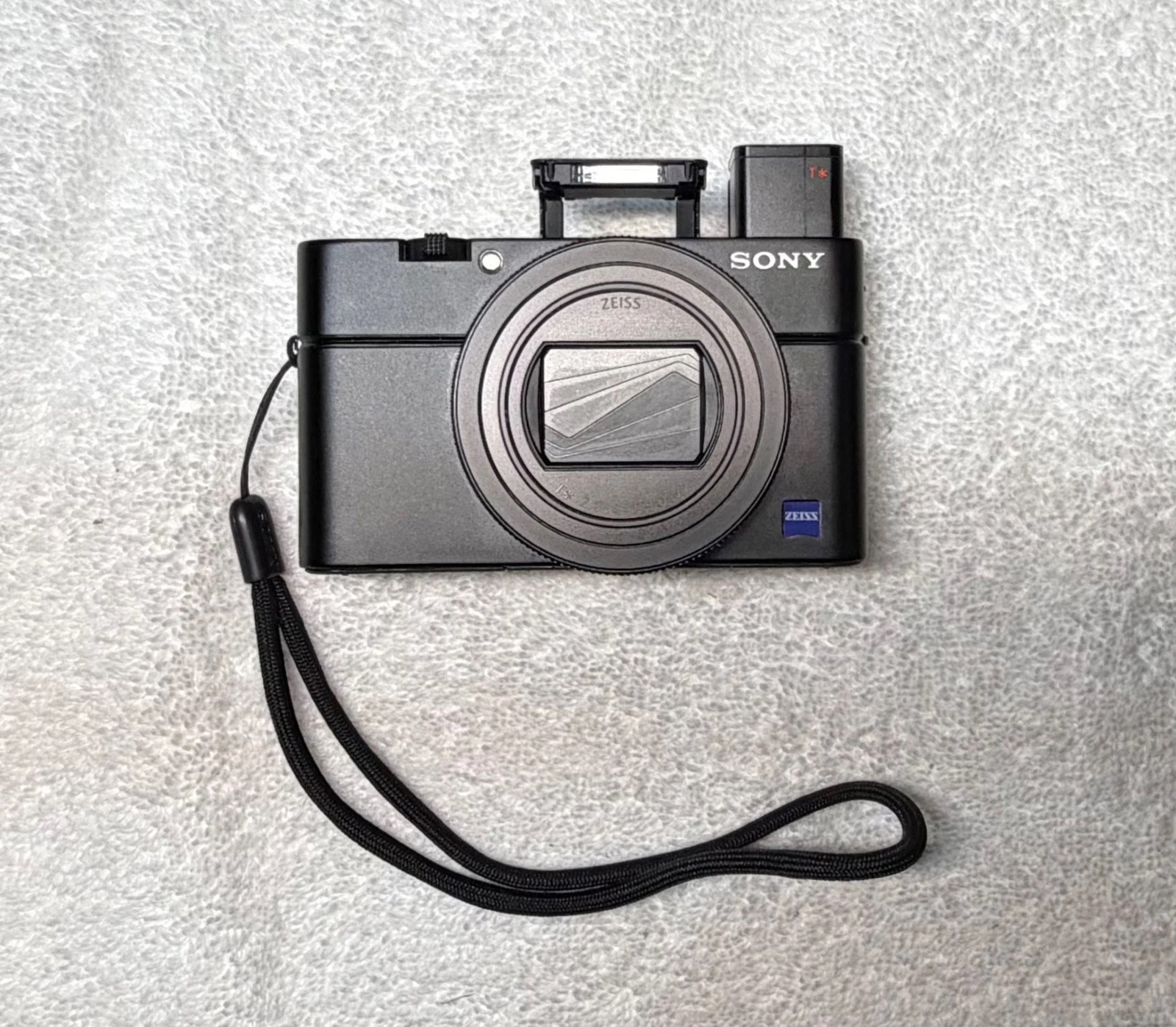 Sony RX100 VII Open Box – 5 Batteries, Charger, 256GB SD, Case thumbnail 7