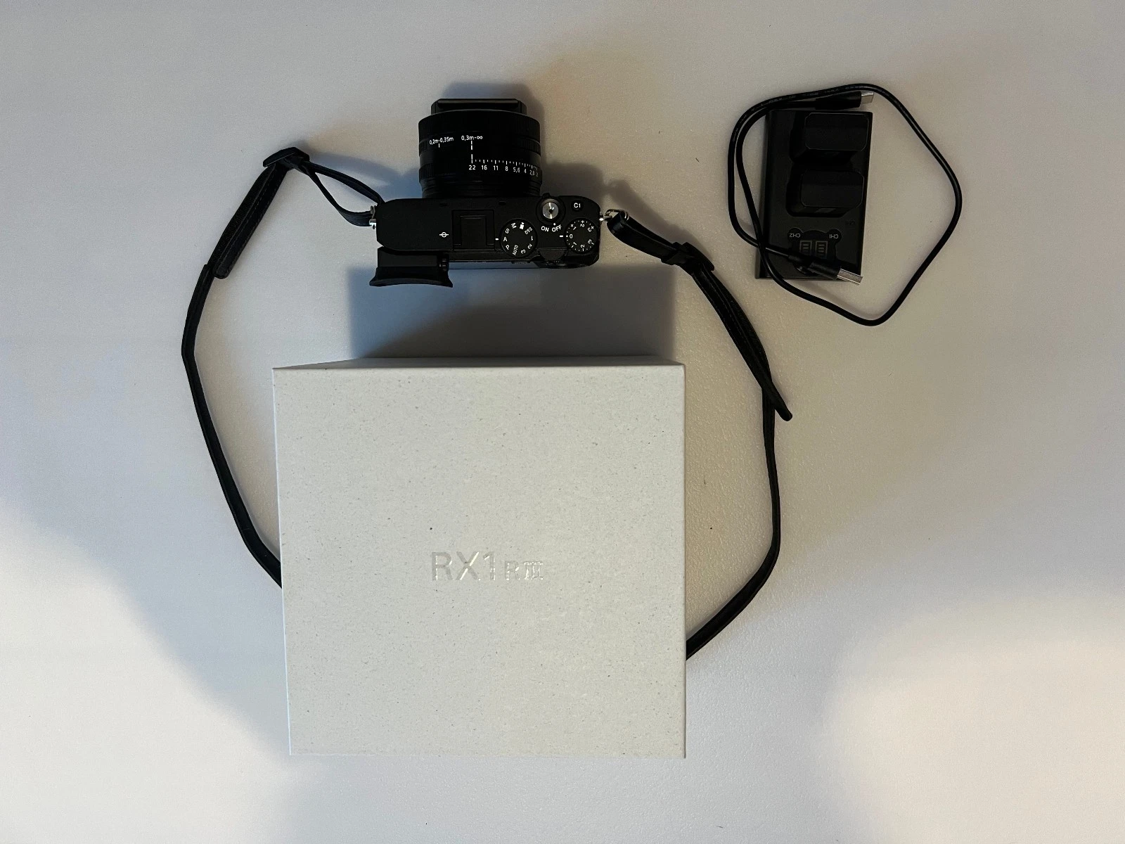 Sony RX1R III | Ultra-Premium Full-Frame Compact - Like New thumbnail 3