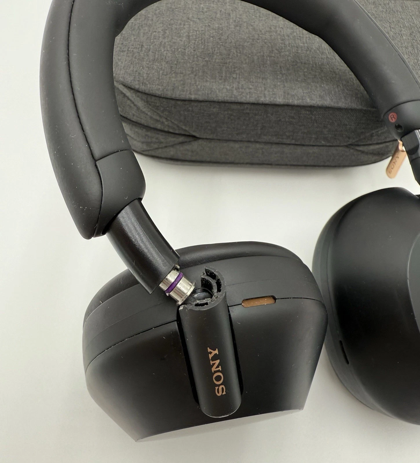 Sony WH-1000XM5 Wireless Noise Cancelling Headphones - Black thumbnail 2