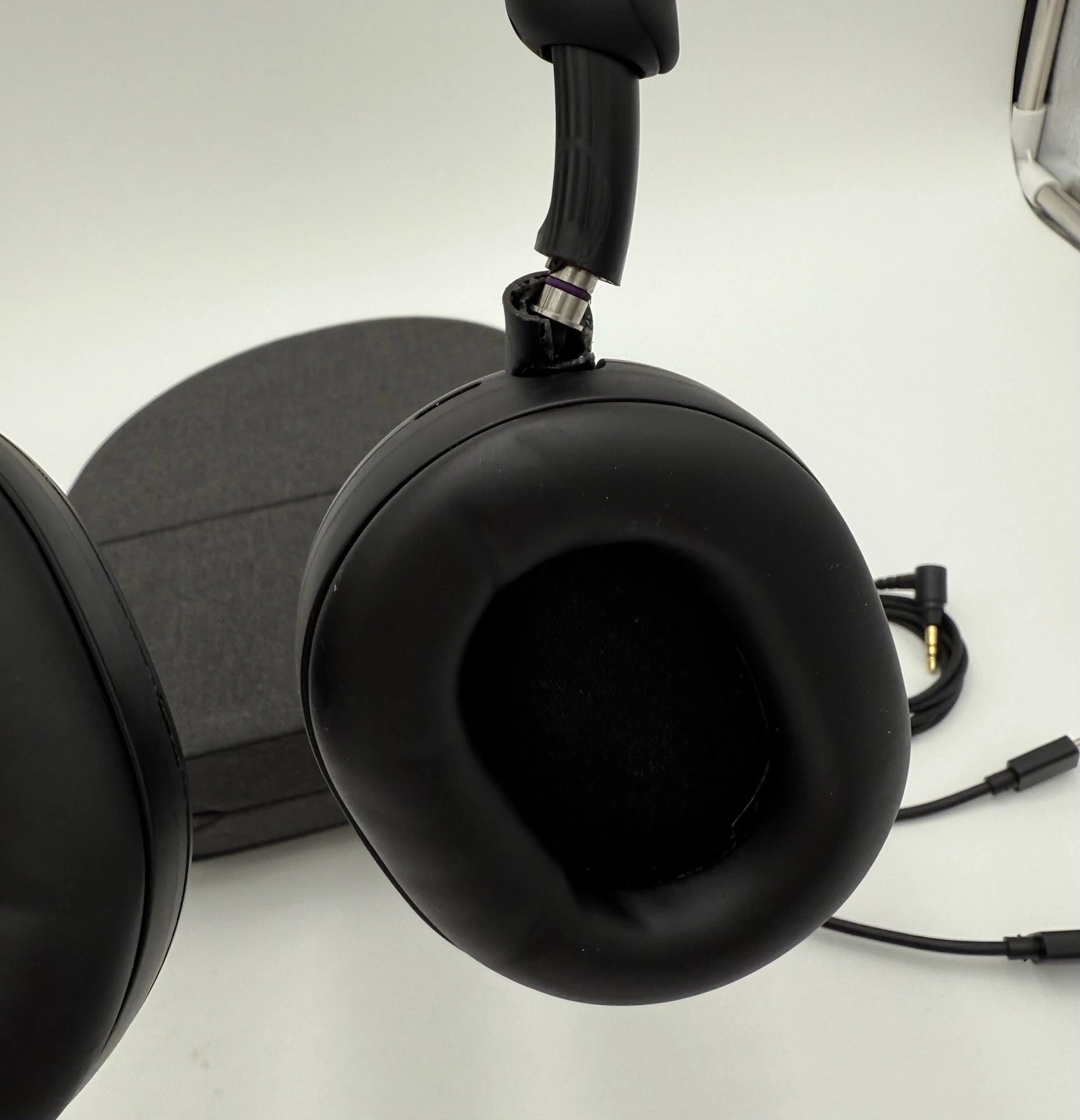 Sony WH-1000XM5 Wireless Noise Cancelling Headphones - Black thumbnail 4