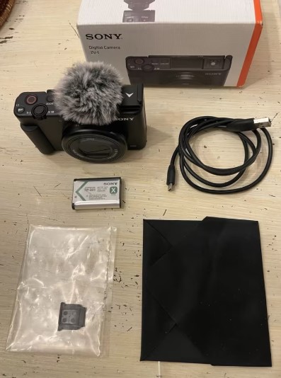 Sony ZV-1 Vlogging Camera Compact Digital Camera – Like New thumbnail 10