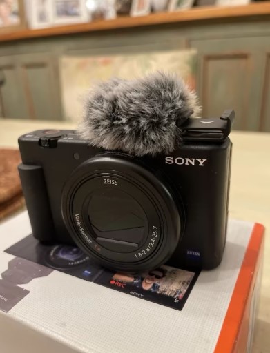 Sony ZV-1 Vlogging Camera Compact Digital Camera – Like New thumbnail 8