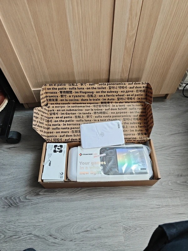 Steam deck OLED White Limited edition 1TB BRAND NEW thumbnail 11