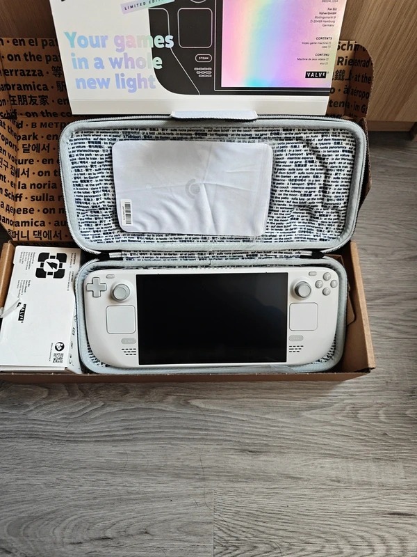 Steam deck OLED White Limited edition 1TB BRAND NEW thumbnail 2