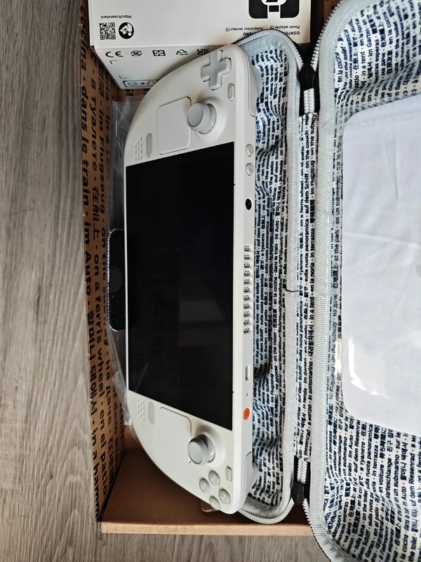 Steam deck OLED White Limited edition 1TB BRAND NEW thumbnail 6