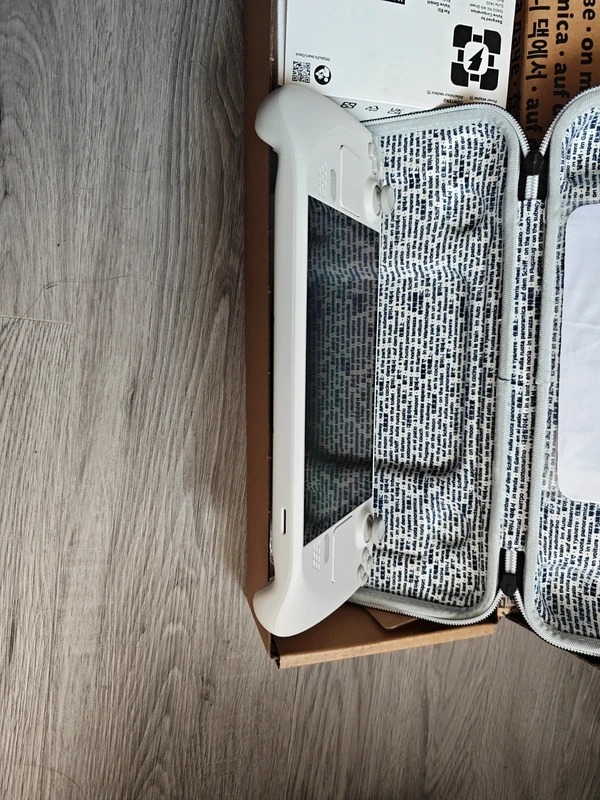 Steam deck OLED White Limited edition 1TB BRAND NEW thumbnail 7