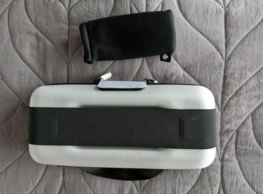 Steam Deck White OLED 1 TB, Limited Edition from Valve thumbnail 14