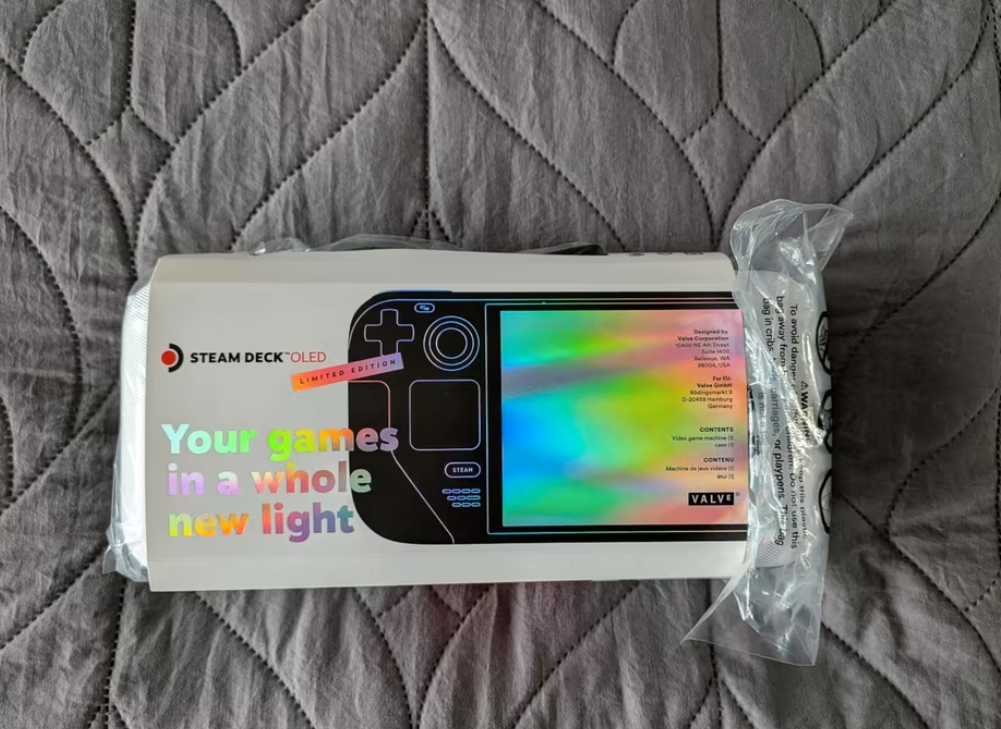 Steam Deck White OLED 1 TB, Limited Edition from Valve thumbnail 16