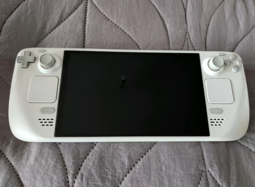 Steam Deck White OLED 1 TB, Limited Edition from Valve thumbnail 3