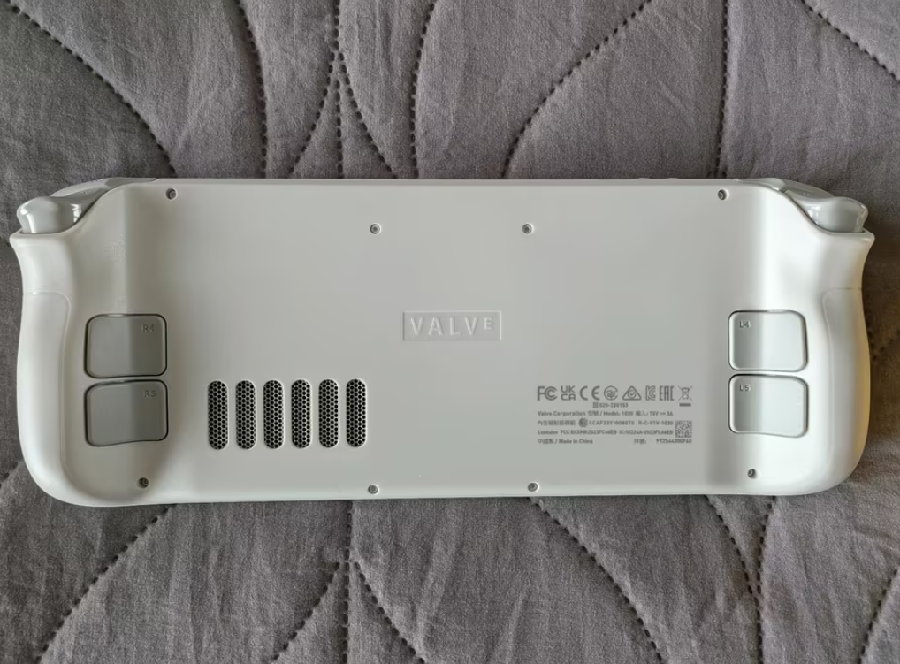 Steam Deck White OLED 1 TB, Limited Edition from Valve thumbnail 7