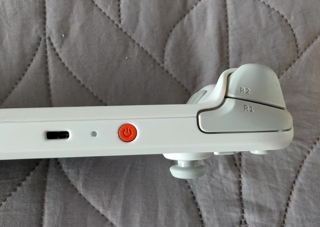 Steam Deck White OLED 1 TB, Limited Edition from Valve thumbnail 8