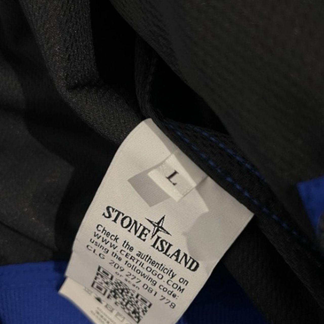 Stone Island Soft Shell-R Hooded Jacket - Bleu Marine (ou Bleu) thumbnail 4