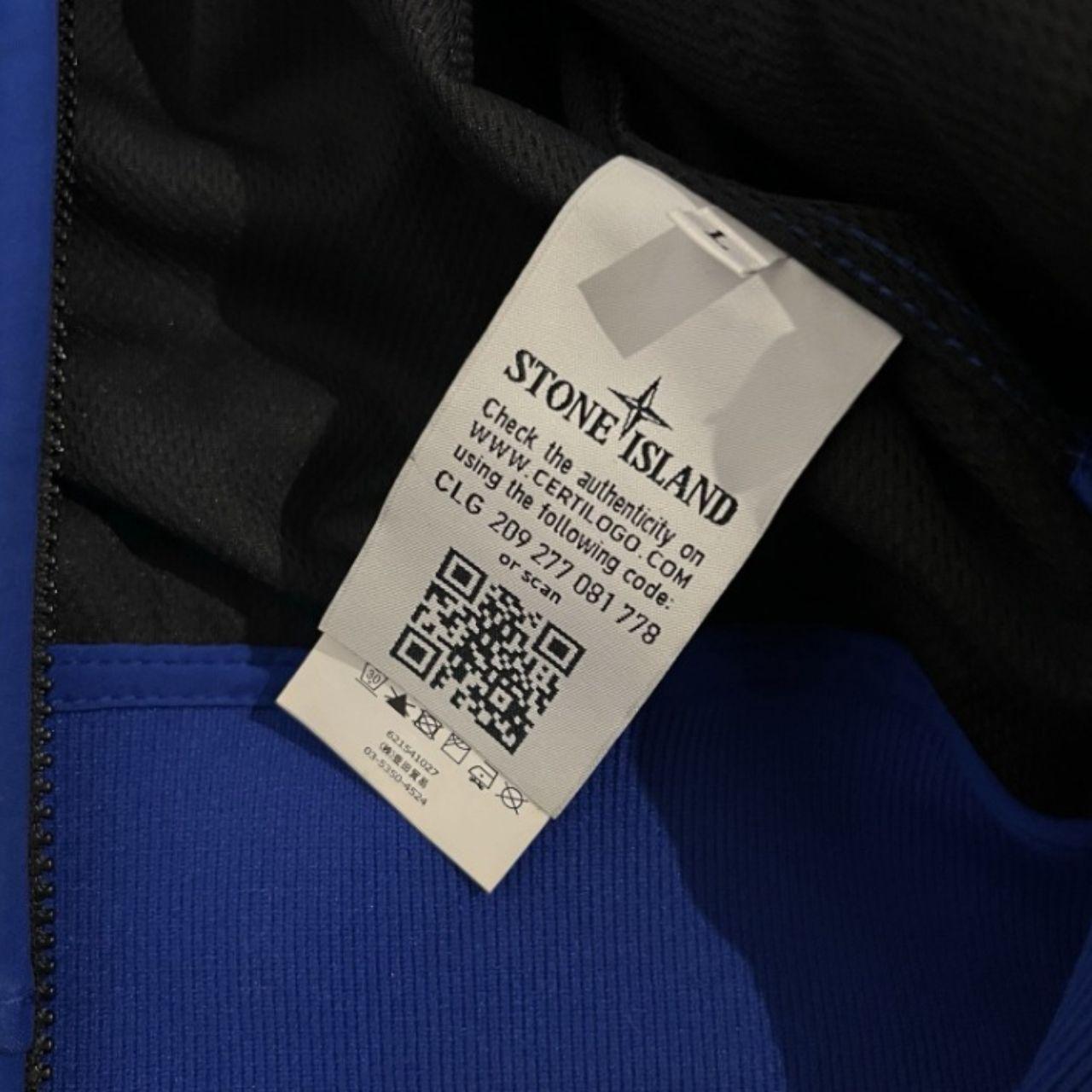 Stone Island Soft Shell-R Hooded Jacket - Bleu Marine (ou Bleu) thumbnail 5