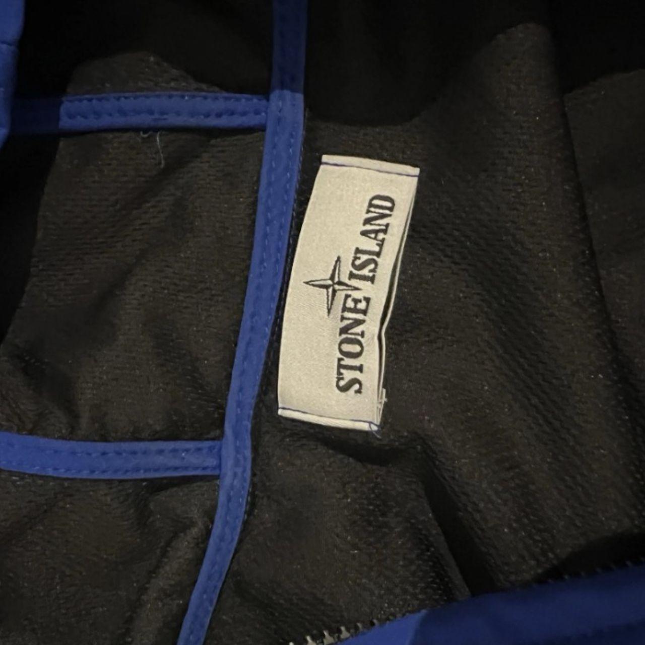 Stone Island Soft Shell-R Hooded Jacket - Bleu Marine (ou Bleu) thumbnail 6