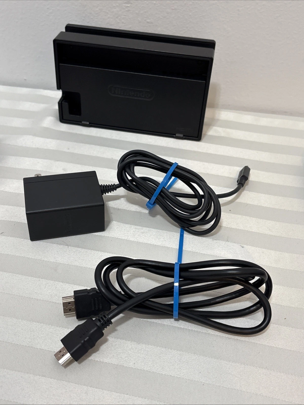 Nintendo Switch Console Bundle With 3 Games & Controller 2 Wheels thumbnail 5