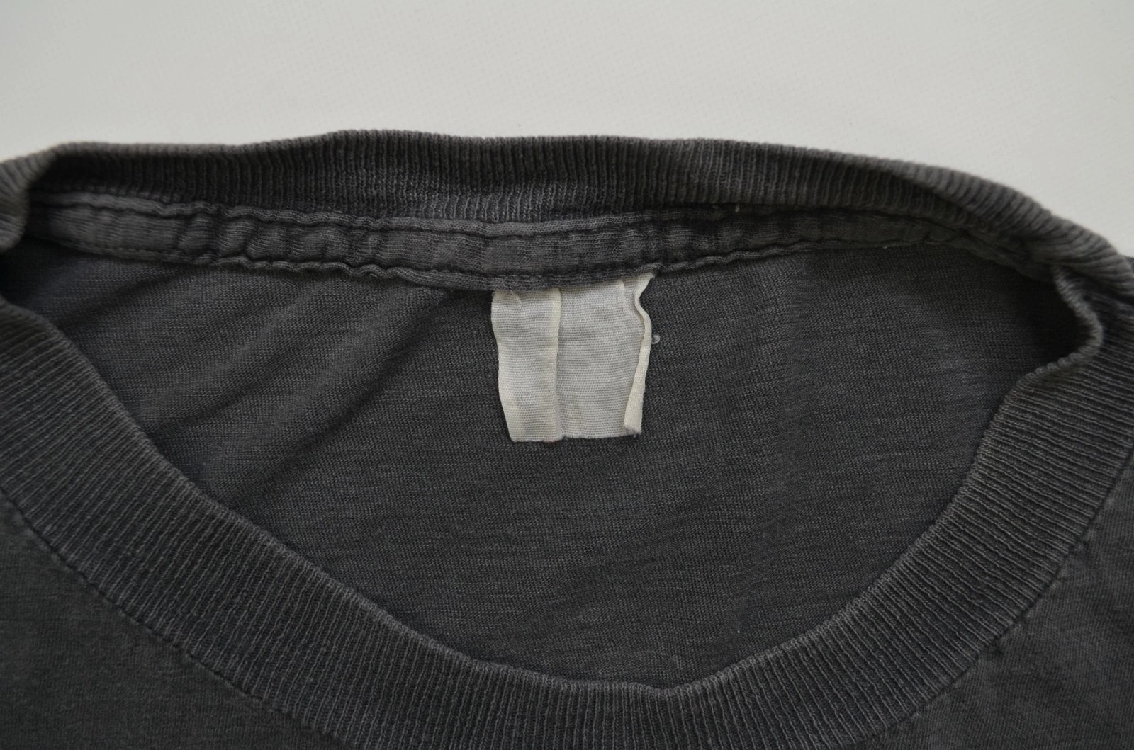 T-shirt noir vieilli vintage années 90 Nirvana Vestibule Cercles of Hell taille XL thumbnail 5