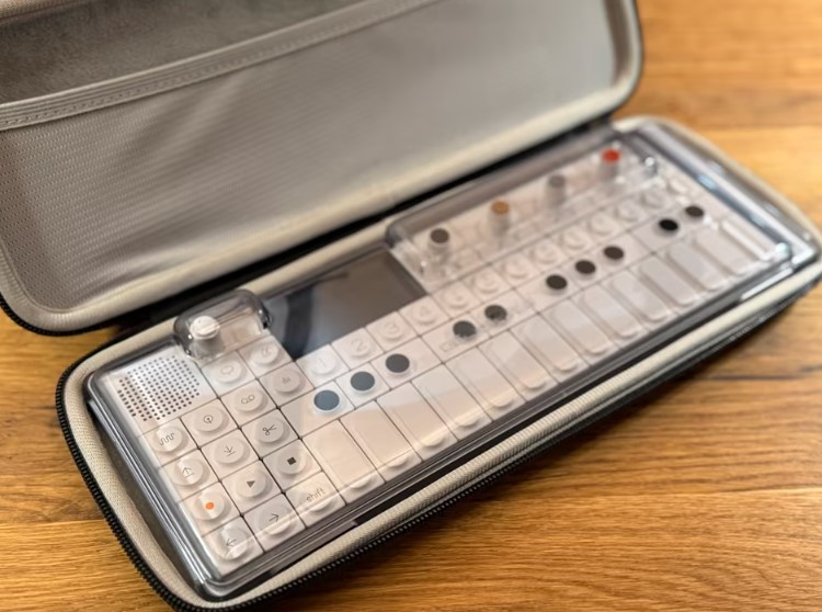 Teenage Engineering OP-1 Field Synthesizer – Like New Condition + Accessories thumbnail 3