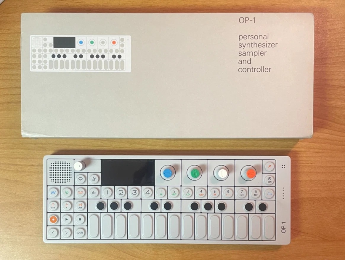 Teenage Engineering - OP1 thumbnail 1